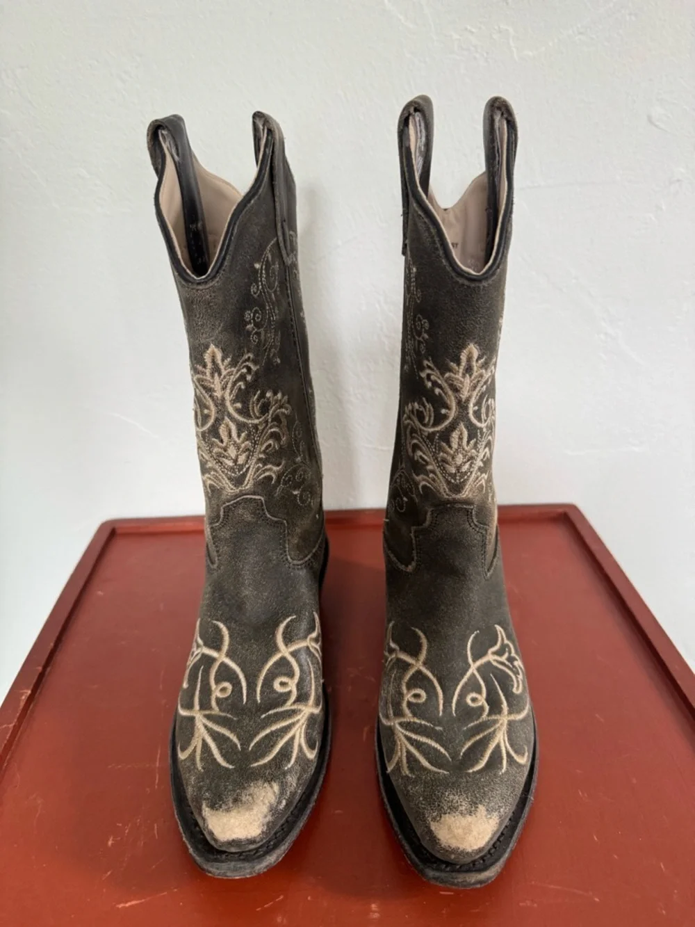 Old West Charcoal Snip Toe Western Boot Embroidered Distressed Pull On 1.0-D